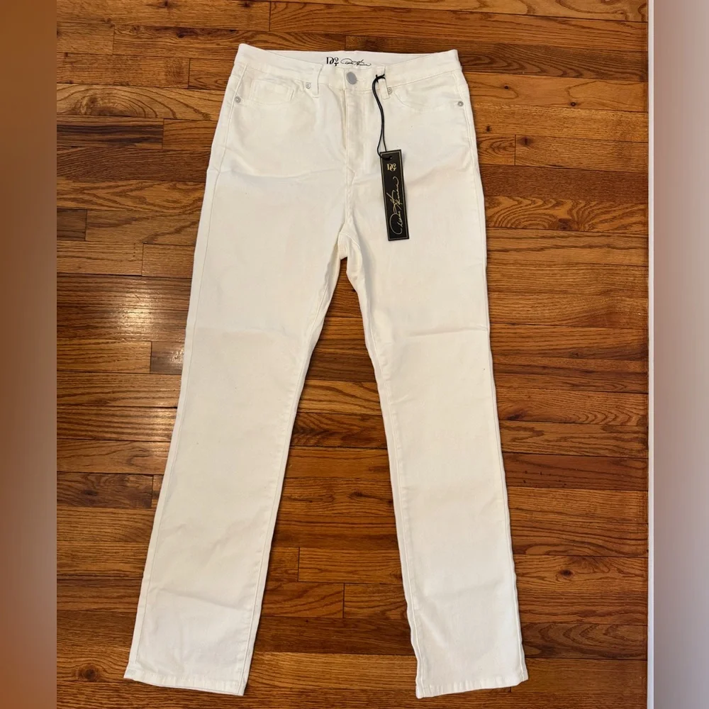 NWT DG2 by Diane Gilman Virtual Stretch Denim Straight-Leg Jean - White, Size 12 - Picture 4 of 7